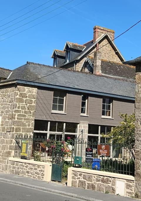 L'Aumonerie De Rotheneuf Apartman Saint-Malo Kültér fotó